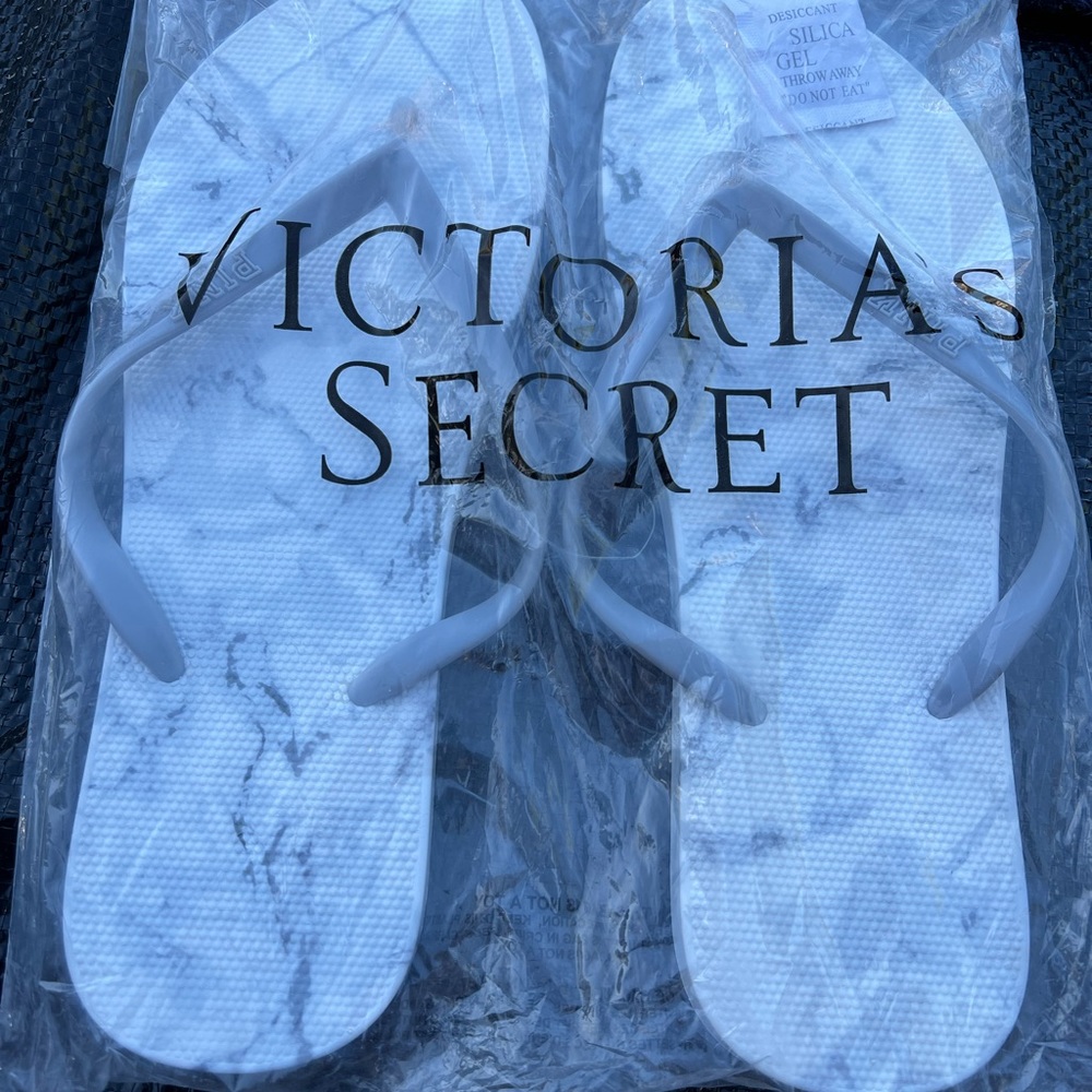Victorias Secret Gray Sandals Large New
